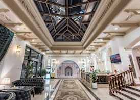 Huayue Mansion Hotel 5