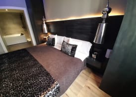 DAOS Suites & Terrace Marbella 4