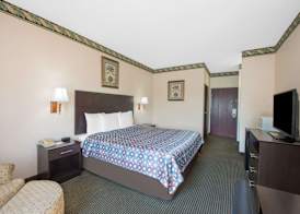 Days Inn by Wyndham Sullivan 3