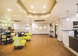 La Quinta Inn & Suites by Wyndham Louisville East 2