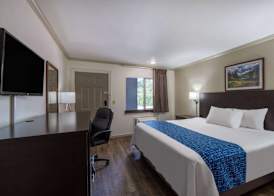 Travelodge by Wyndham Livingston 5