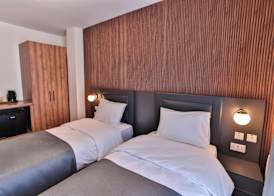 Finsbury Rose 5