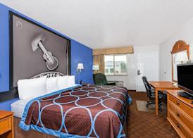 Super 8 by Wyndham Cleburne 5