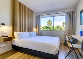 room Select Porto 2