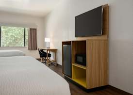 Days Inn by Wyndham Lexington 5