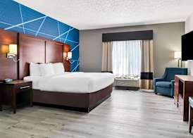 Comfort Suites Southfield/Detroit 4