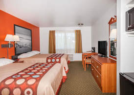 Super 8 by Wyndham Cloverdale Wine Country 2