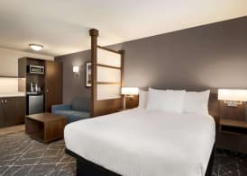 Microtel Inn & Suites by Wyndham Aurora 5
