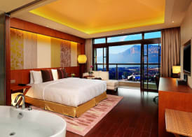 HUALUXE Hotels and Resorts KUNMING 3