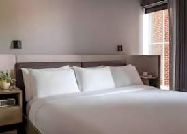Lark Hotels 907 Main 4