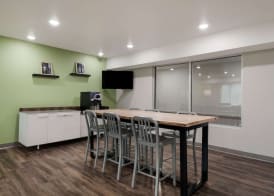 WoodSpring Suites San Antonio UTSA - Medical Center 5