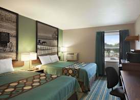 Super 8 by Wyndham Tuscola 5