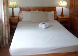 Reef Holiday Apartments 5