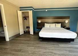 Days Inn by Wyndham San Diego Vista 5