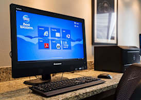 Best Western Plus Milwaukee West 2