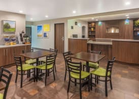 Days Inn & Suites by Wyndham East Flagstaff 2