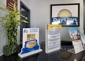 Days Inn by Wyndham Kemah 2