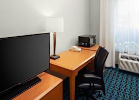 Fairfield Inn & Suites by Marriott Detroit Metro Airport Romulus 4