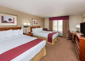 Seasons Inn & Suites Highland 3