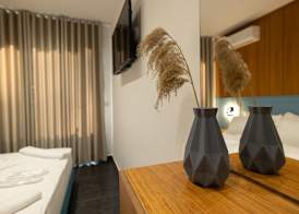 Aglon Twin's Hotel 2
