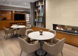 Courtyard by Marriott Seattle Bellevue/Downtown 3