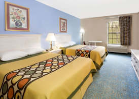 Super 8 by Wyndham Freeport 5