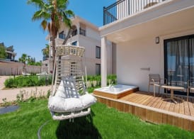 La Benata Beach Hotel 5