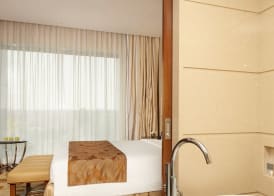 Courtyard by Marriott Kochi Airport 5
