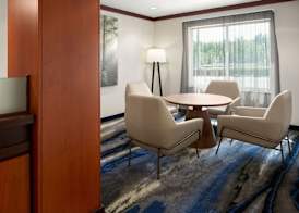 Fairfield Inn & Suites Bedford 2