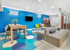 Microtel Inn & Suites by Wyndham Austin Airport 3