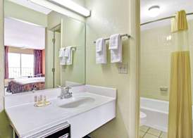 Days Inn by Wyndham Benson 5