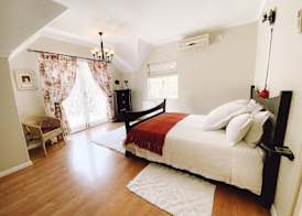 Jonquil Guest Cottage 2