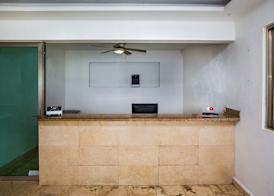 Capital O Cancun International Airport 24/7, 4
