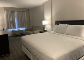 Wingate by Wyndham JFK Airport/Far Rockaway 2