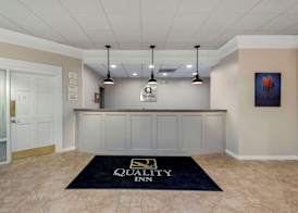Quality Inn & Suites New Hartford - Utica 2