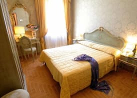 Hotel Canal 5
