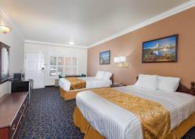 Days Inn & Suites by Wyndham South Gate 4