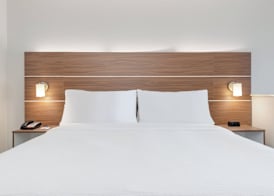 Holiday Inn Express & Suites MOORE by IHG 5