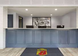 Super 8 by Wyndham Universal City 5