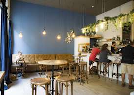 Georges Hostel & Café 3