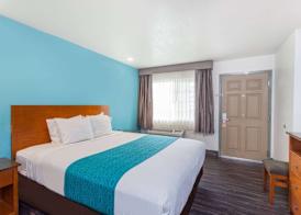 Howard Johnson by Wyndham National City/San Diego South 5