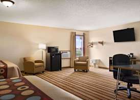 Super 8 by Wyndham Mattoon 5