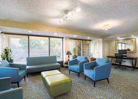 Days Inn by Wyndham Newark Wilmington 2