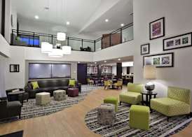 La Quinta Inn & Suites by Wyndham Detroit Metro Airport 3