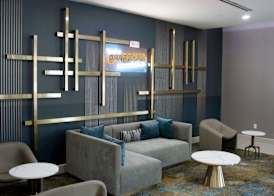 La Quinta Inn & Suites by Wyndham Manchester - Arnold AFB 5