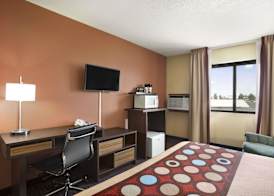 Super 8 by Wyndham Carbondale 4