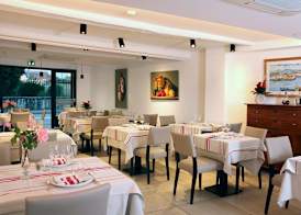 Logis Hotel de la Nivelle 5
