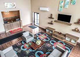 Econo Lodge La Crosse North 5