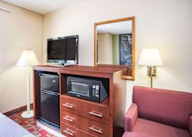 Super 8 by Wyndham Harrisonburg 4