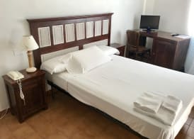 Hotel Su Meriagu 5